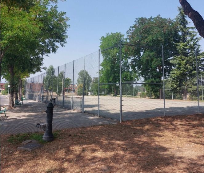 La pista polideportivo de El Crucero se mejorará con una actuación de pavimentación