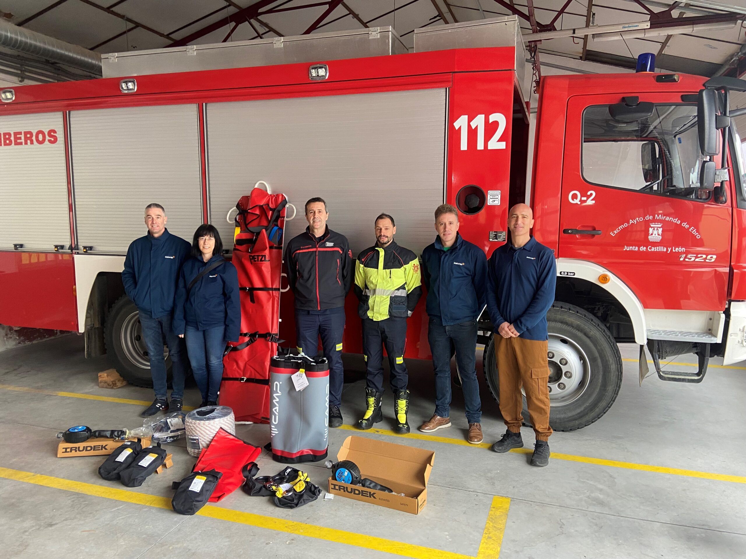 Naturgy dona a Bomberos material para intervenciones en altura